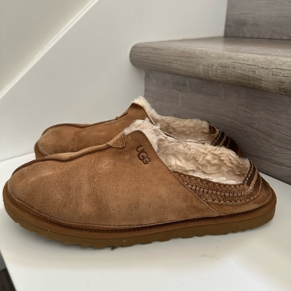 UGG Australia NEUMAN
Chestnut SUEDE SHEEPSKIN Loafers shoes size 11 men - Picture 1 of 8